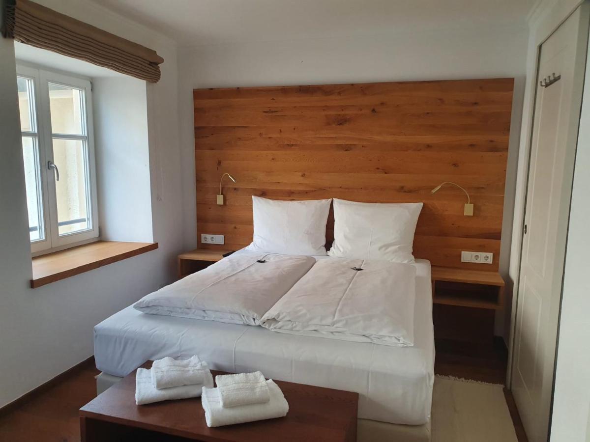Hotel Schierlinger Braeustueberl 외부 사진